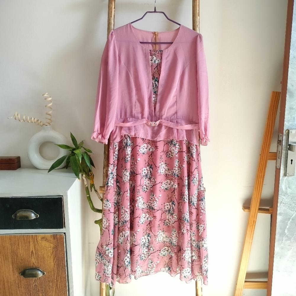 Lightweight Elegant 2-in-1 Dress - Picture 10 of 16